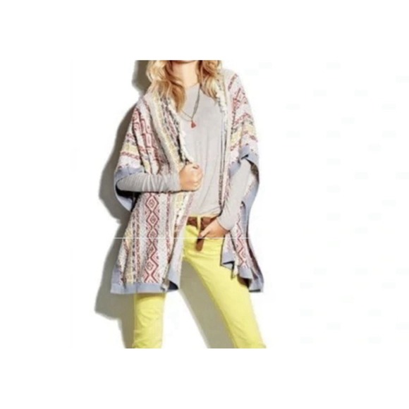 CAbi Sweaters - Cabi Siesta‎ Poncho Womens Size M/L Oversized Aztec Bohemian Outdoor Cozy